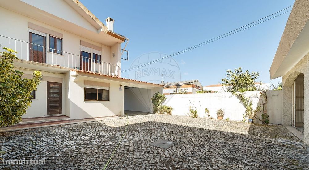 Moradia T5 para venda