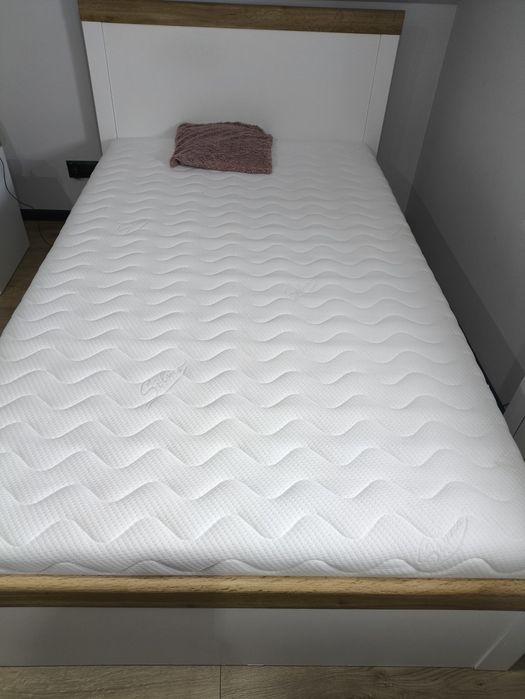 Łóżko młodzieżowe  Holten z materacem