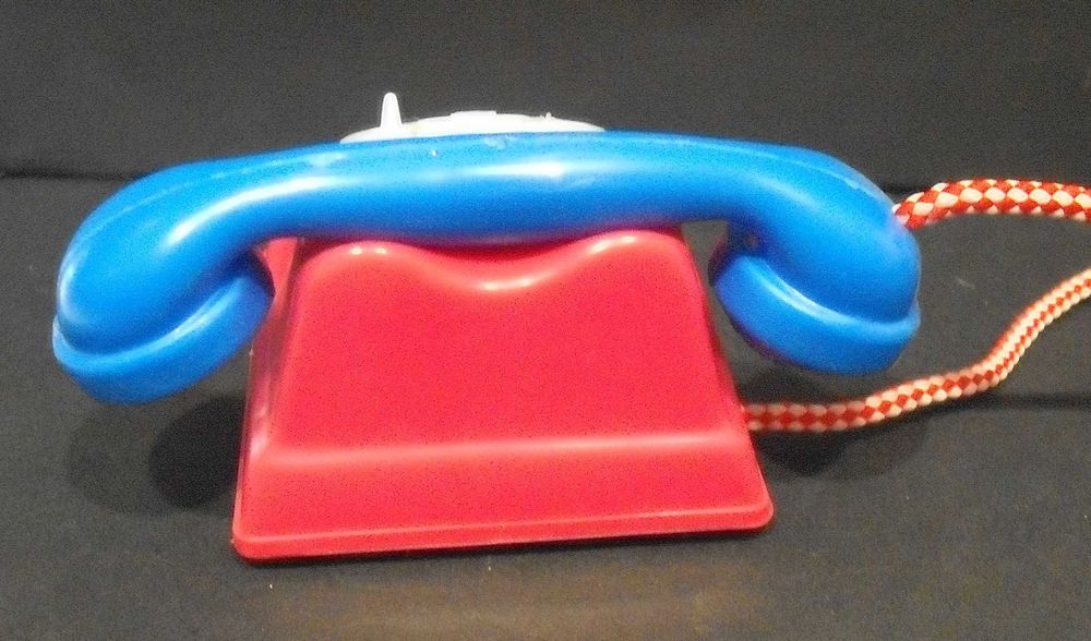 PEPE - Telefone antigo feito em plástico