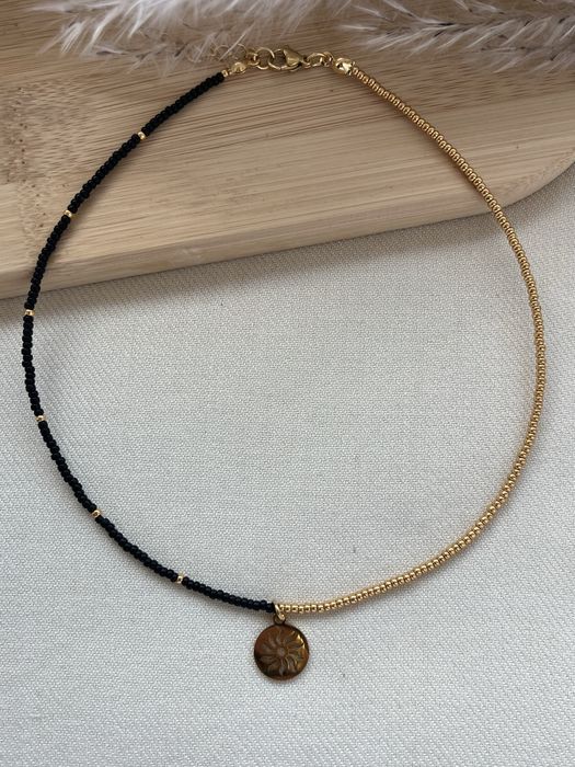 Choker naszyjnik.