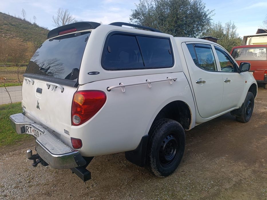 Mitsubishi L200 4x4 2010 Documentos alemães.