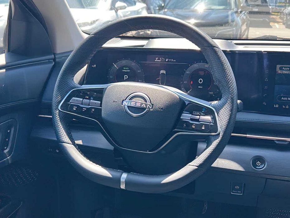 Nissan Ariya      2024
