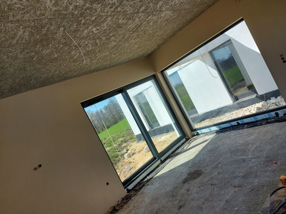 Sierpień Okienko Tynki Maszynowe Kaczmarczyk Tynkowanie Gładkie Okienk