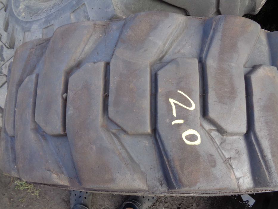 Opona przemysłowa 12.5/80-18 Forerunner *S