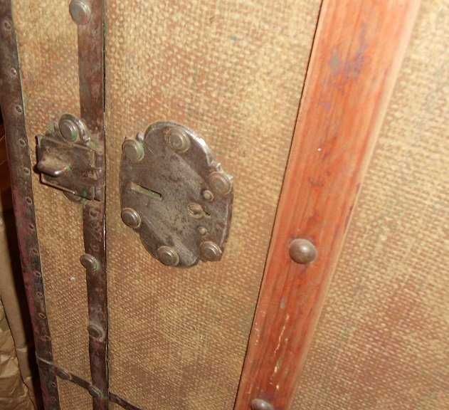 Bau arca mala muito antiga inicio do seculo XX