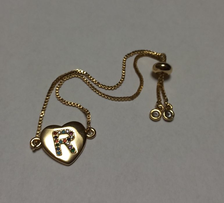 Bransoletka damska regulowana z inicjałem R