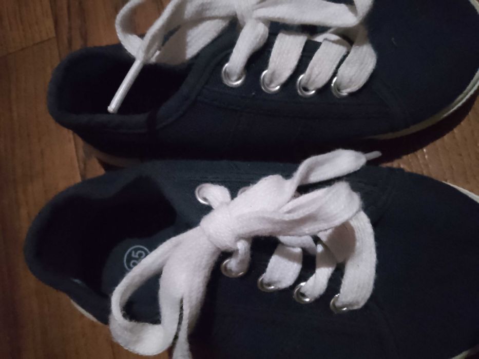 Trampki granatowe wiązane nowe rozm.25