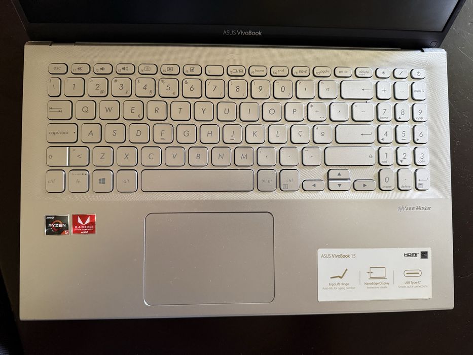 Portátil ASUS VivoBook 15 X512D AMD Ryzen 5