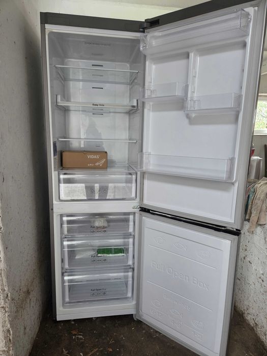 Lodówka samsung srebrna