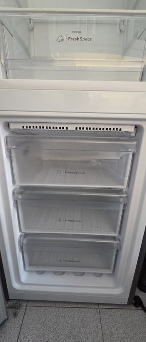 Frigorífico Combinado INDESIT INFC9 TA23X
