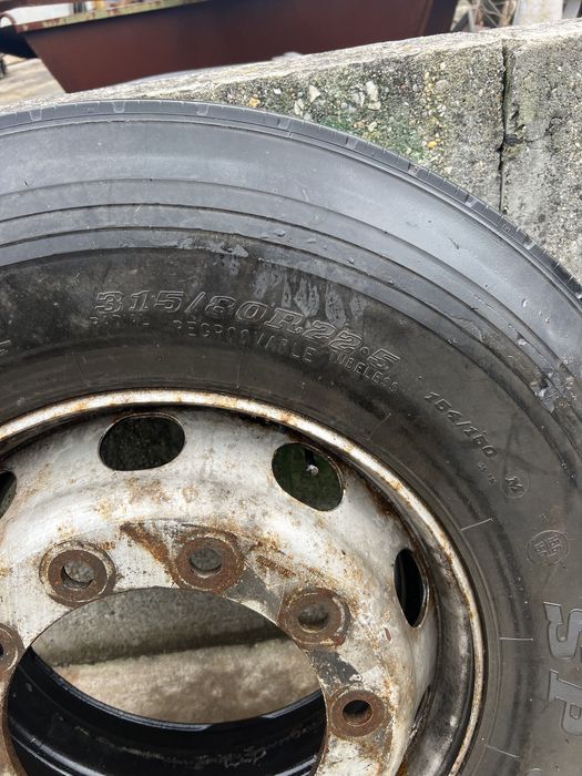 Pneu e jante 315/80r/22.5