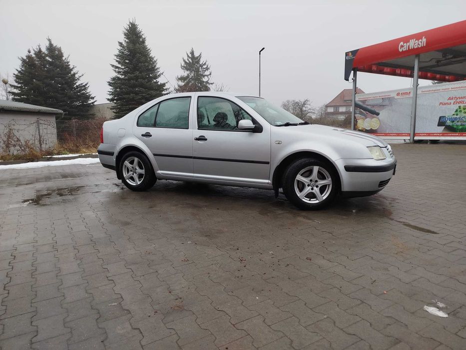 Sprzedam Volkswagen Bora 1.6 Benzyna – 2003 r.