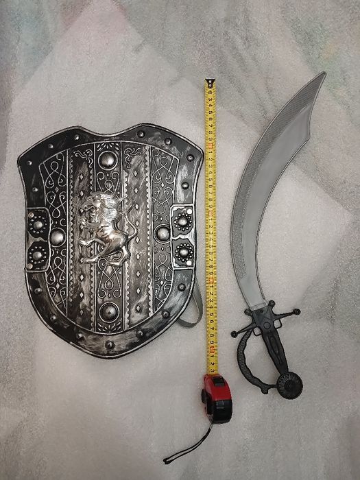 Дитячий іграшковий  набір із захисного щита та саблі.Пластик