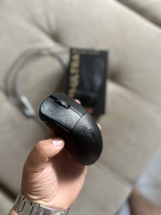 Mouse R11 Ultra 49g melhor sensor do mercado