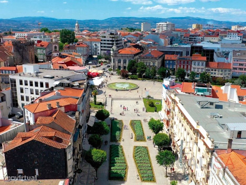 Apartamento T1 novo, equipado e mobilado no centro histórico de Bra...