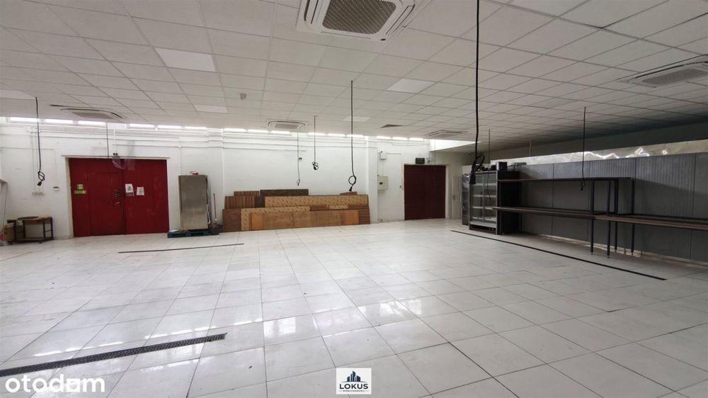 Magazyn z biurami 3 bramy parking plac