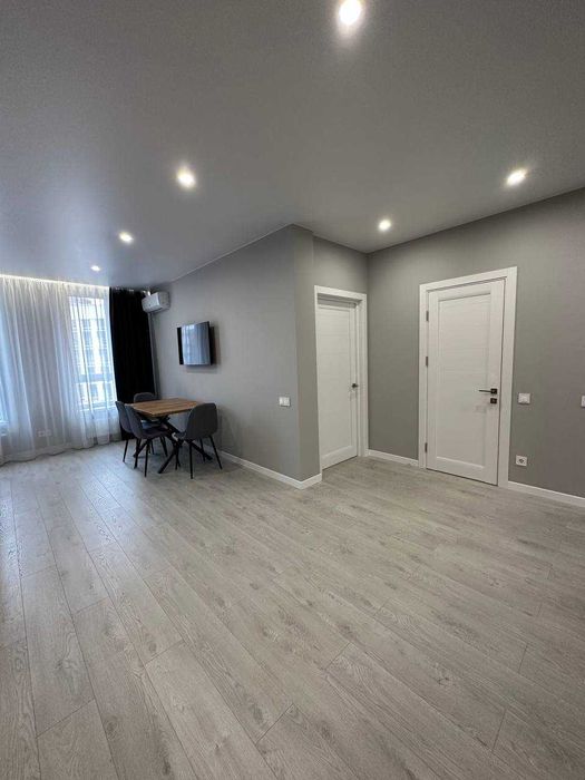 Є ГЕНЕРАТОР оренда 1-кім квартири 45 м2 в ЖК Світло Парк