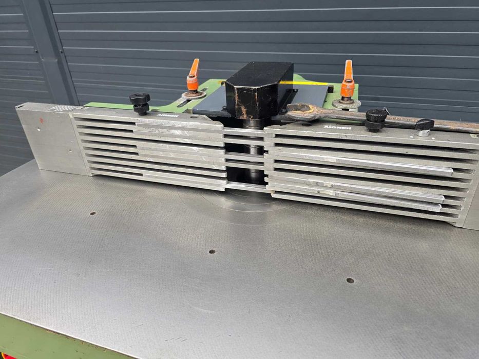 Frezarka dolnowrzecionowa Maka