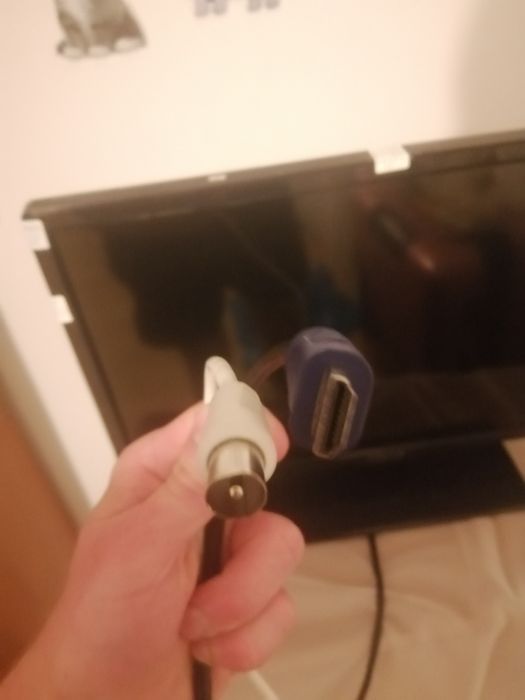 Telewizor Dvbt1 Manta 19cali + Dekoder Dvbt2+ przewód antenowy+ przewód hdmi