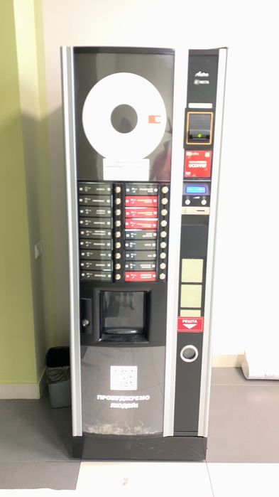 Продам вендінговий кавовий автомат Necta Astro