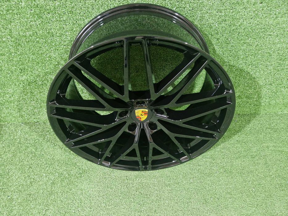 Диски R22 5 x 130 Porsche Cayenne Panamera — Gloss Black DP20