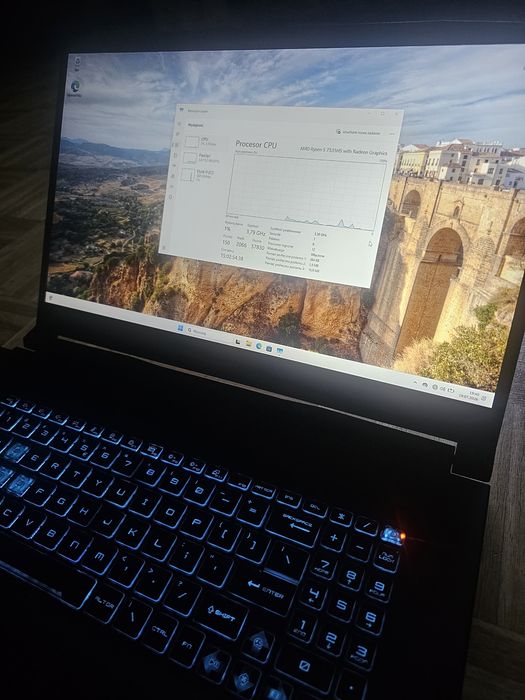Laptop MSI Bravo 17 C7VE