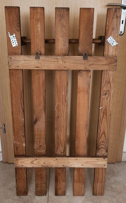 Wieszak naścienny drewniany