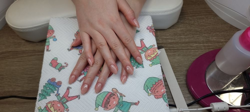 Manicure hybrydowy oraz żele
