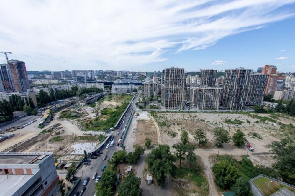 Без% Продаж 3кімн. Централ парк Джона Маккейна 7 Central Park