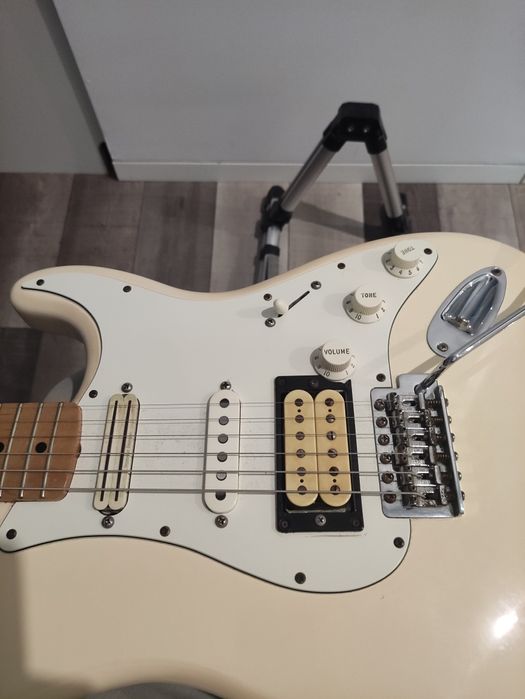 Vendo guitarra fender Stratocaster mexicana