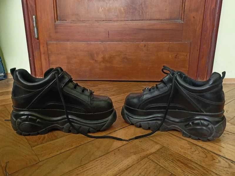 czarne buffalo buty na platformie sneakersy