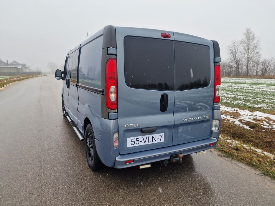 Brygadówkda 5 Osób Opel Vivaro Trafic Long L2H1..Mały przebieg.Polecam