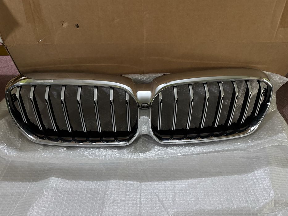 Grelha frontal BMW 530E G30/31 LCI 2020