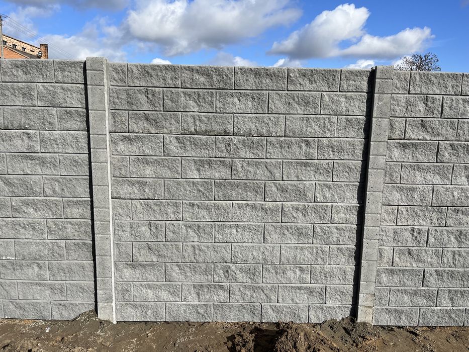 Montaż ogrodzeń betonowych / Siatki panelowej