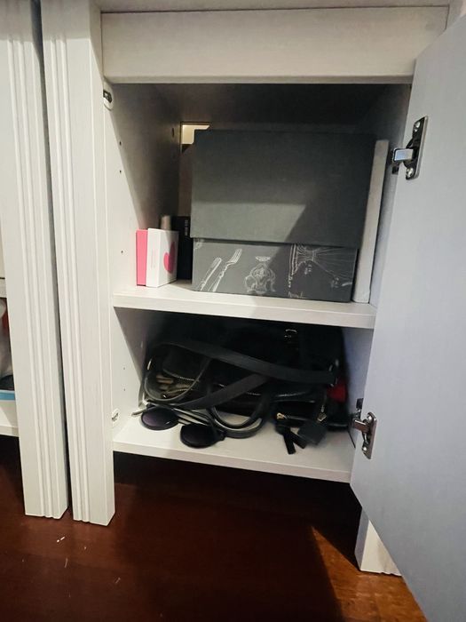 Conjunto de 2 mesinhas de cabeceira/arrumação