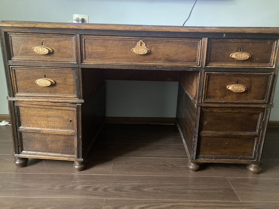 Продам старинный письменный стол( дуб/ бук)