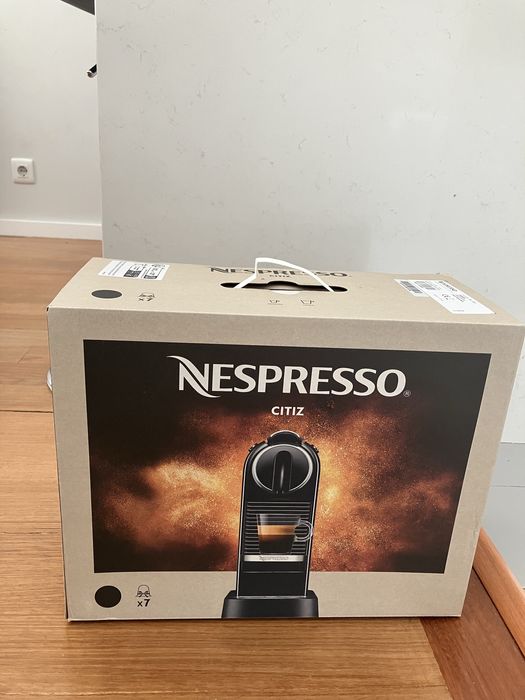 Maquina de cafe Nespresso Citiz preta nova, nunca foi usada