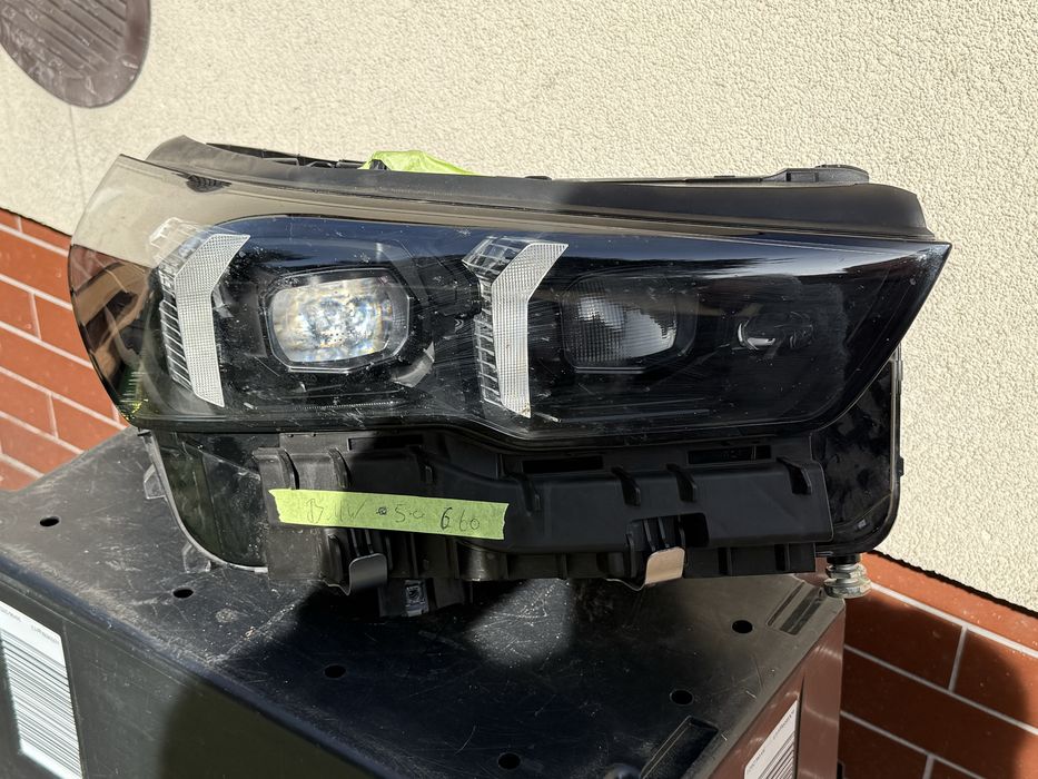 BMW seria 5 G60 G61 lampa prawa przód full led shadow OE 5A7