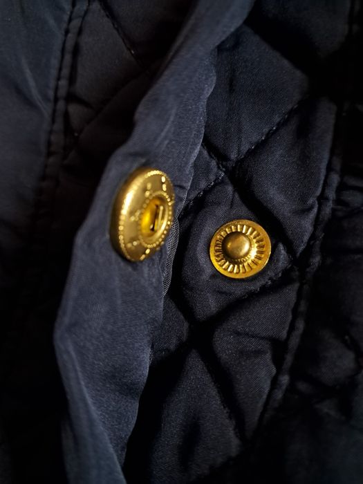 Kurtka przejściowa 110/116 TU lekka czarna pikowana dziewczęca kurteczka jesienna