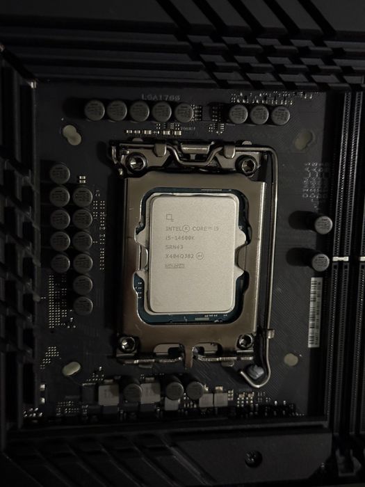 Комлект i5 14600k + топ плата asus rog maximus z690 hero + 16 ddr5