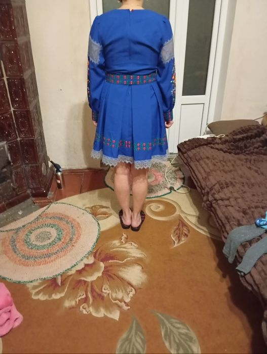 Жіноче вишите плаття
