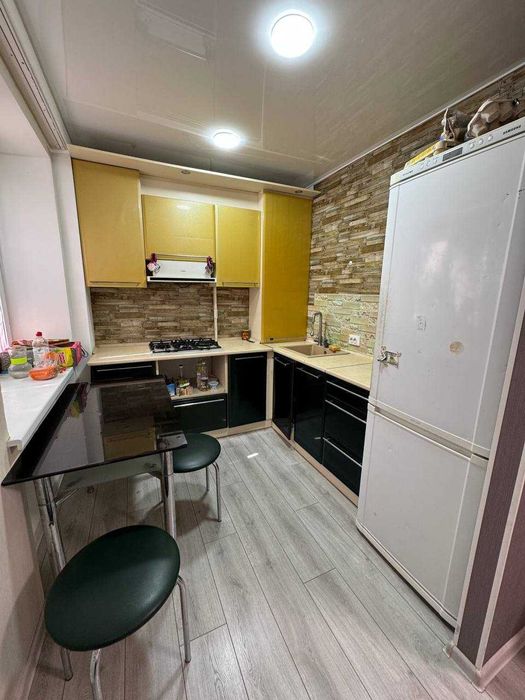 Продам 2-кімнатну квартиру з євроремонтом