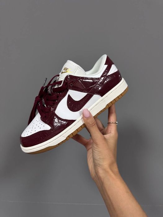 Nike Dunk Low Burgundy Croc жіночі кросівки найк данк бордові