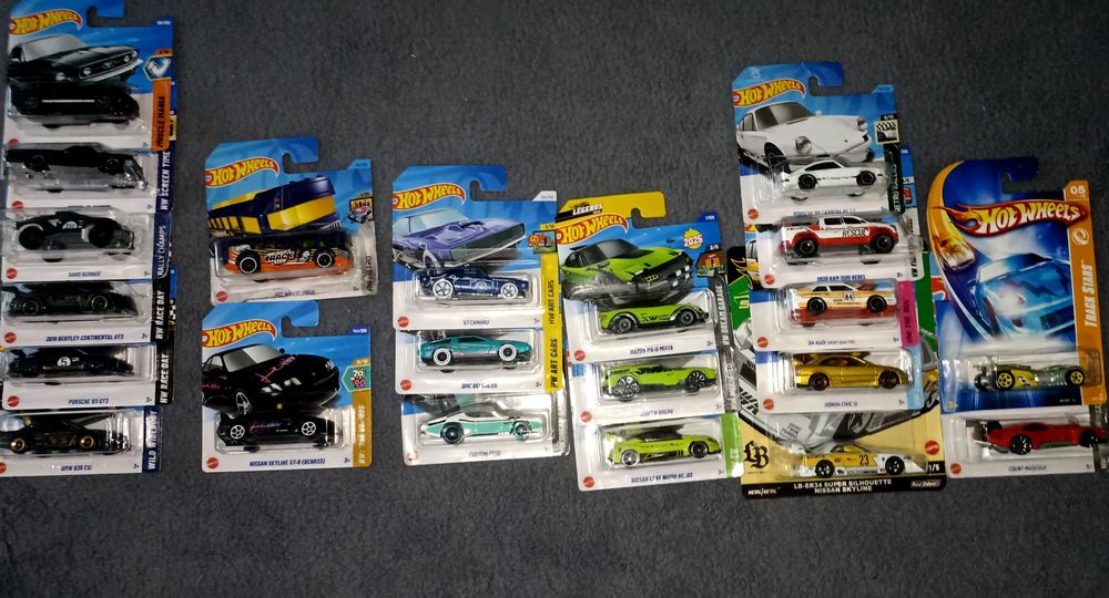 Машинки hot wheels