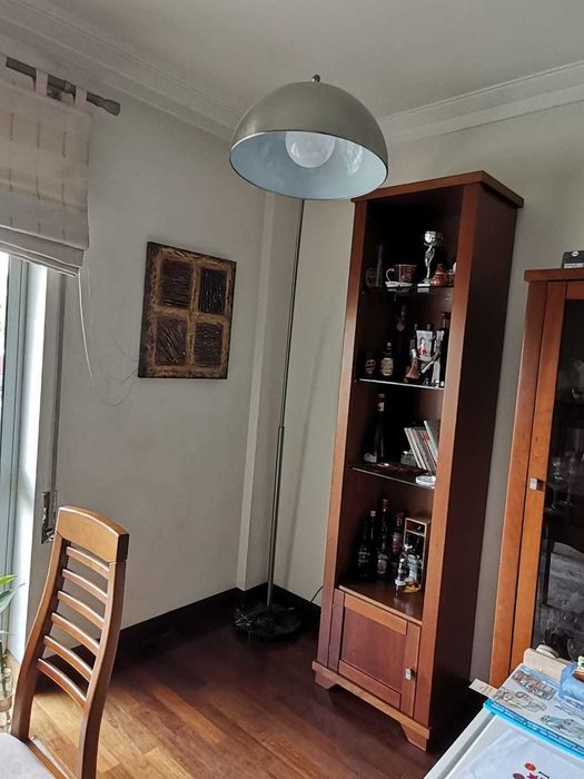 Candeeiro alto curvo e regulável - LED (como novo)