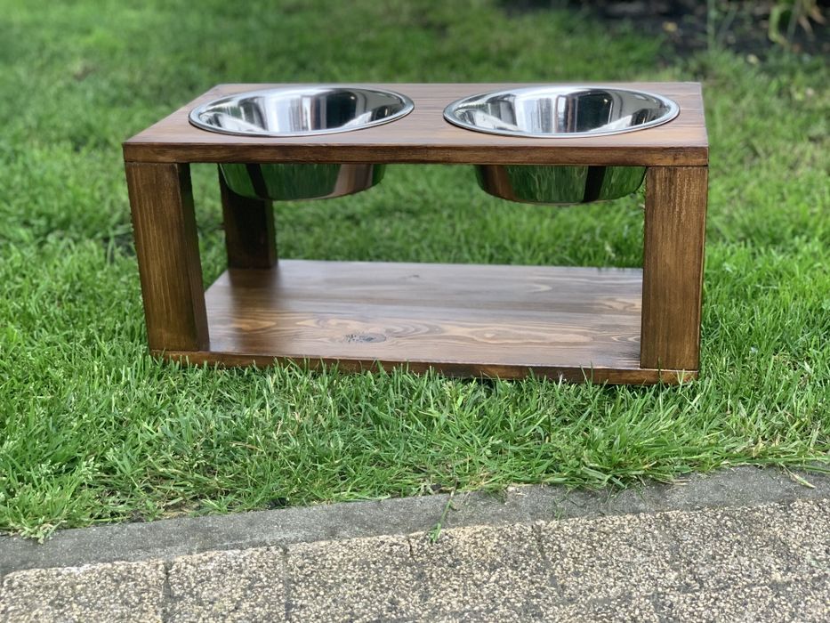 Bufet dla dużego psa