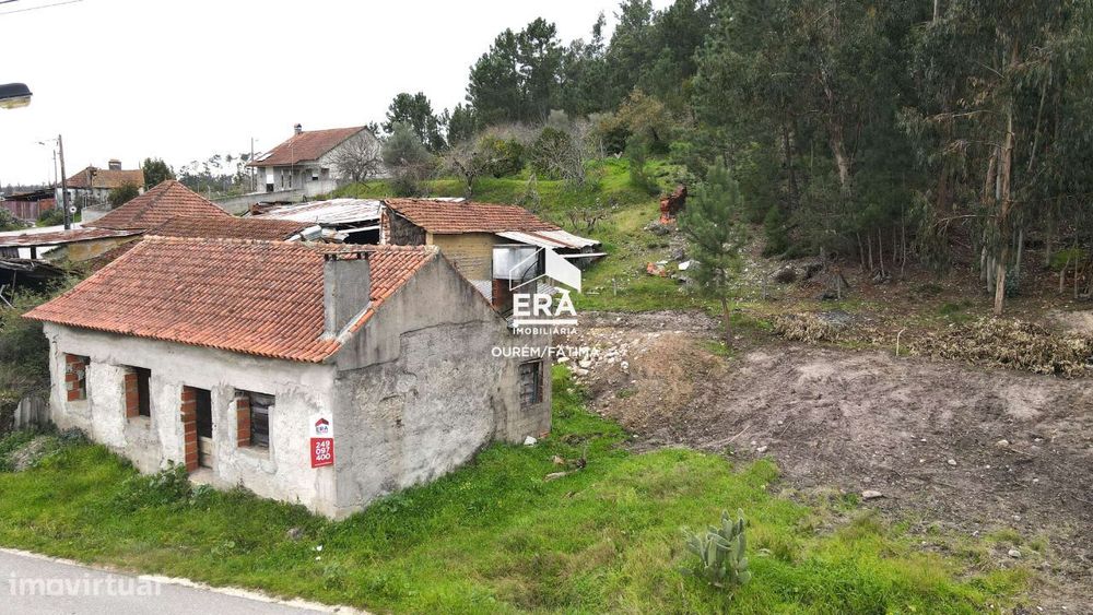Moradia T2 para Restauro em Caxarias, Ourém