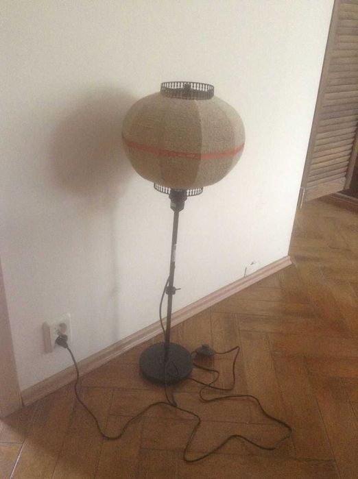 Lampa stojąca podłogowa