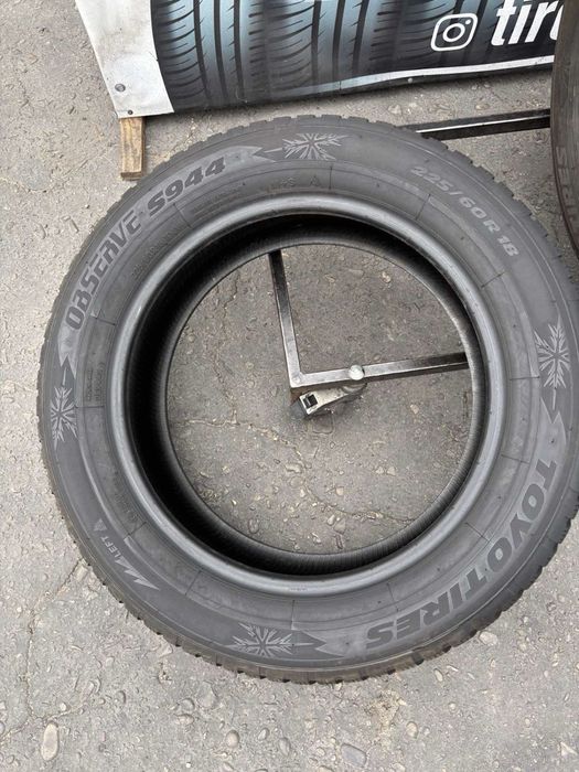 Шини 225/60 R18 пара Toyo , зима 7мм