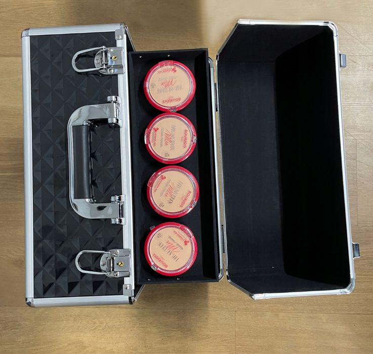 Duży kuferek kosmetyczny XL 3D z odpinanym spodem i zamkiem na klucz